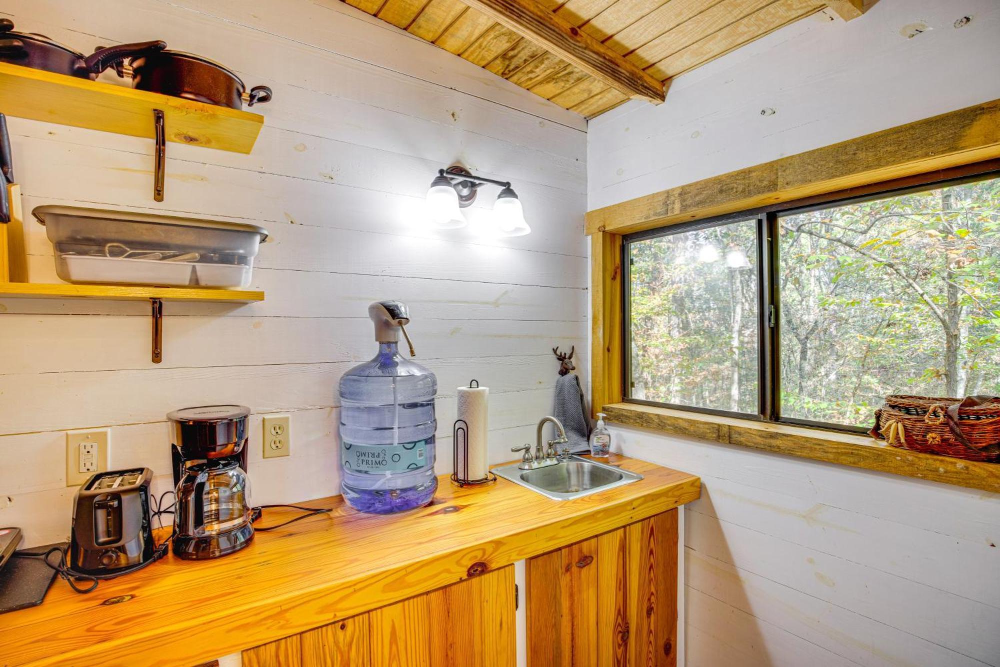 Secluded Tallassee Cabin With Fire Pit And Porch! Zewnętrze zdjęcie