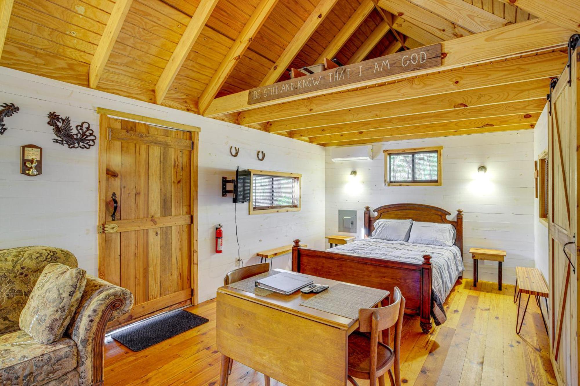 Secluded Tallassee Cabin With Fire Pit And Porch! Zewnętrze zdjęcie