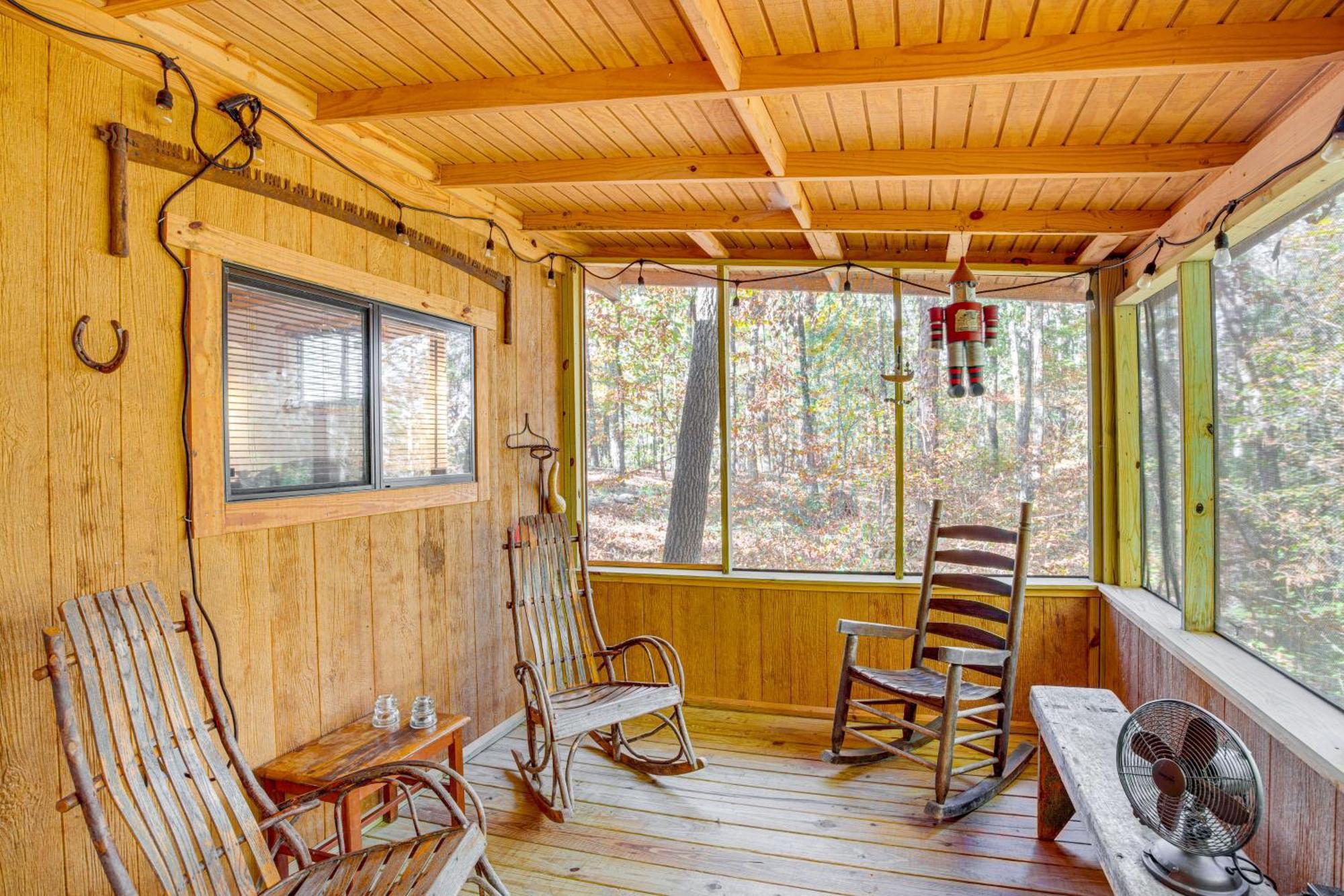 Secluded Tallassee Cabin With Fire Pit And Porch! Zewnętrze zdjęcie