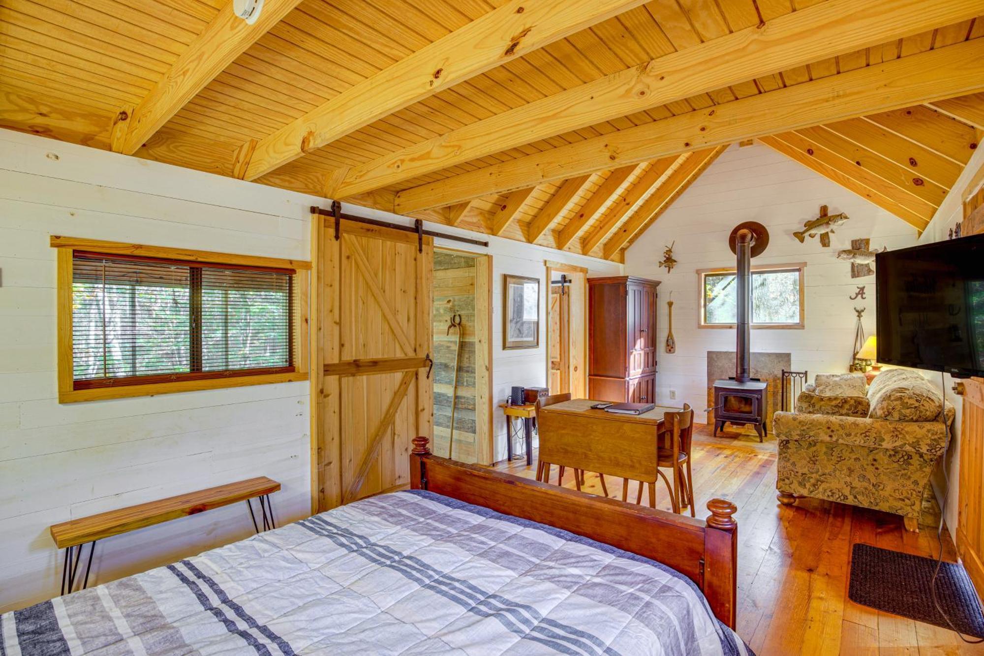 Secluded Tallassee Cabin With Fire Pit And Porch! Zewnętrze zdjęcie