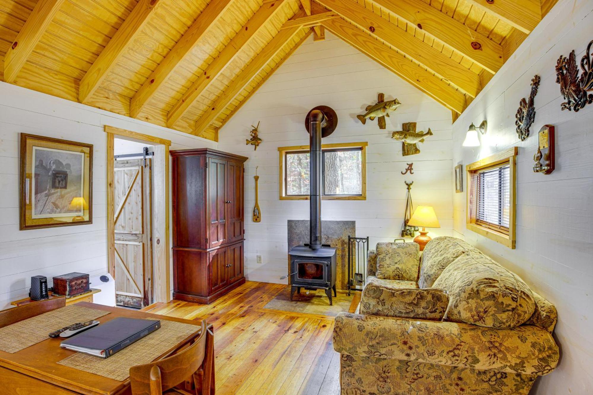 Secluded Tallassee Cabin With Fire Pit And Porch! Zewnętrze zdjęcie